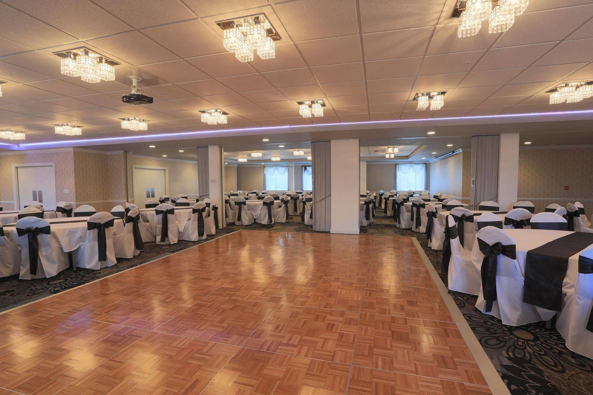 Days Inn By Wyndham Calumet Park מראה חיצוני תמונה